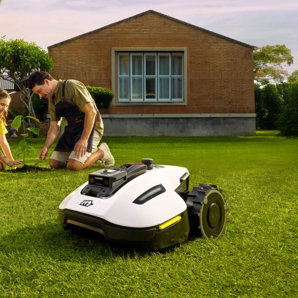 ROBOTSKA KOSILNICA MAMMOTION YUKA MINI 600 BELA