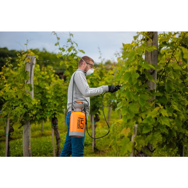 ROČNA ŠKROPILNICA VILLAGER HORTUS 5 L 082461