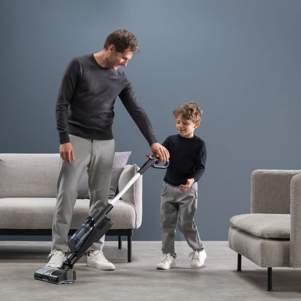 ROWENTA X-COMBO 2 V 1 SESALNIK IN ČISTILEC TAL, HKRATNO POBIRANJE PRAHU IN HITRO ROTIRAJOČE ČIŠČENJE, VISOKA SESALNA MOČ.