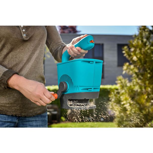 SEJALNIK GARDENA ROČNI TROSILNIK M