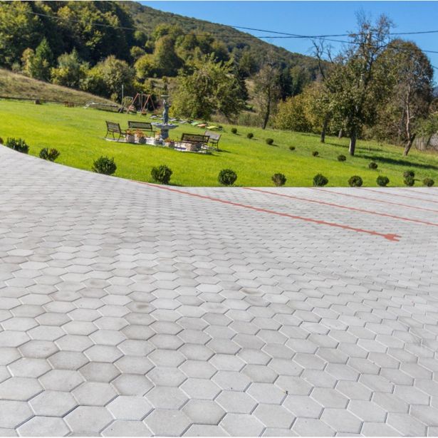 BETONSKI TLAKOVEC SEMMELROCK ŠESTEROKOTNIK 24.3/21/6 CM SIVA