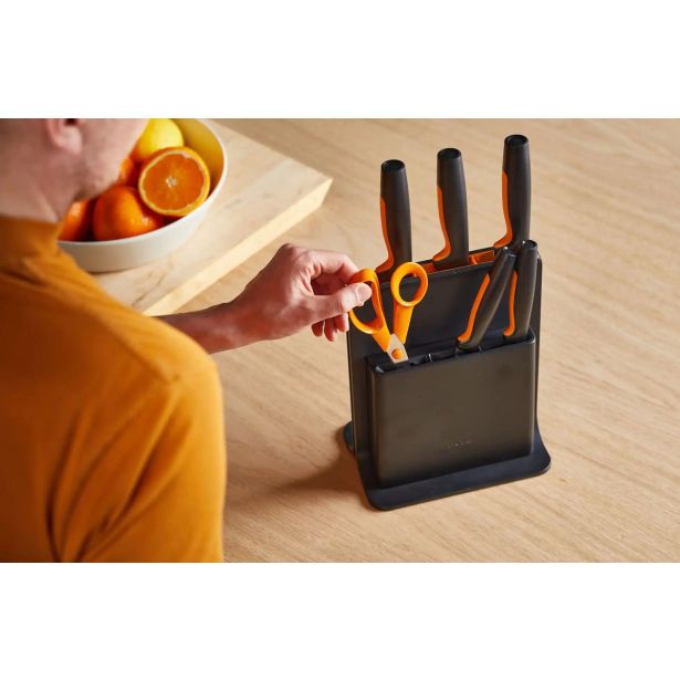 SET NOŽEV FISKARS 5/1 STOJALO FUNCTIONAL FORM