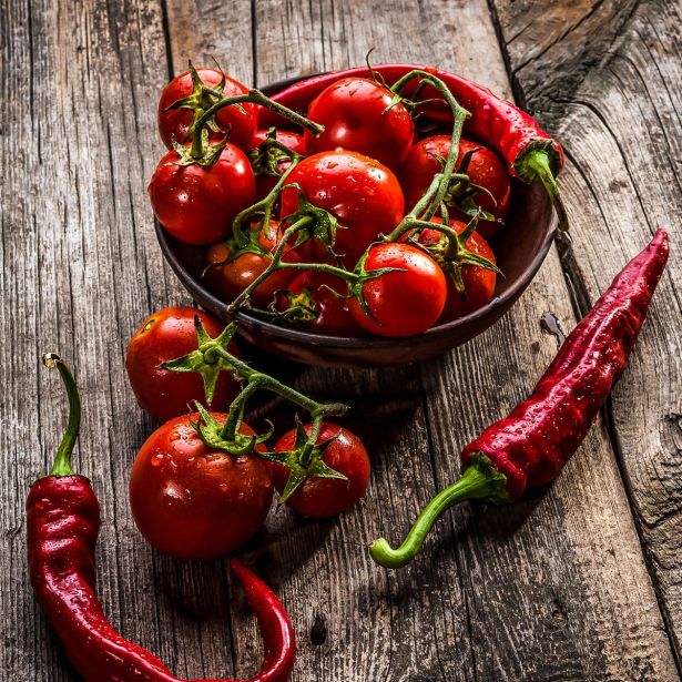 SLIKA STYLER PEPPERS STEKLENA 30X30 GL171