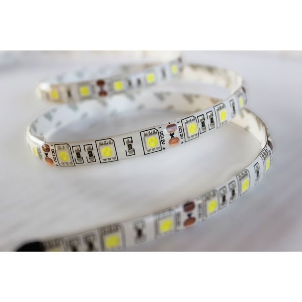 LED TRAK COMMEL SMD 5050 BEL 5M 72W NAPAJALNIK 6A SAMOL. IP65