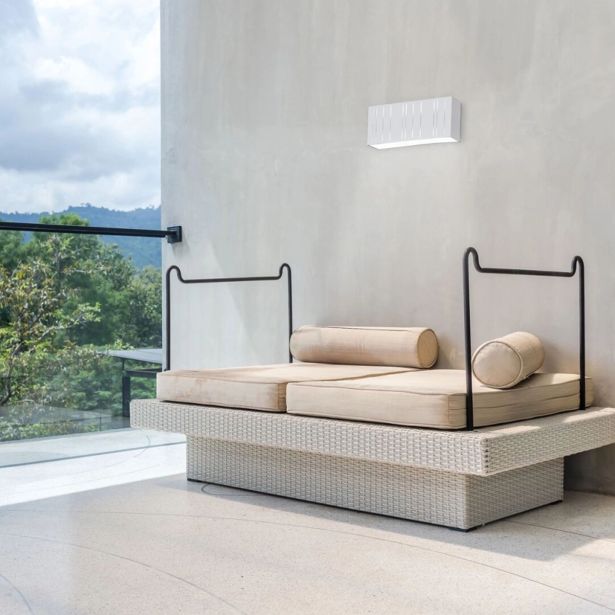 STENSKA VRTNA SVETILKA RABALUX MARIBOR 12W BELA