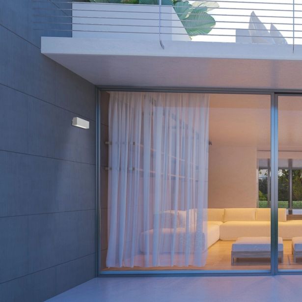 STENSKA VRTNA SVETILKA RABALUX MATARO 10W L18CM BELA