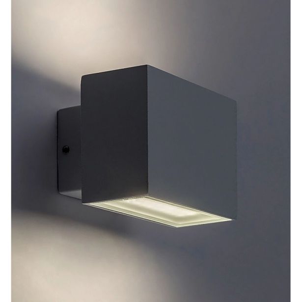 STENSKA VRTNA SVETILKA RABALUX MATARO 7W L9CM BELA