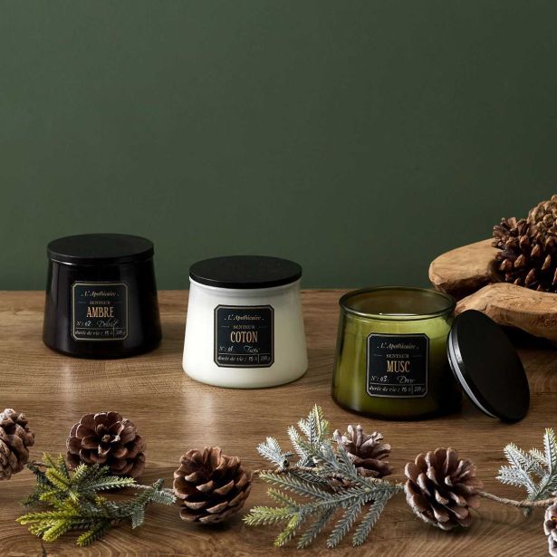 SVEČA V KOZARCU HOME DECO DIŠEČA V STEKLENEM KOZARCU S PK