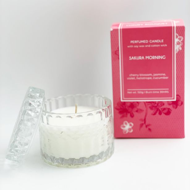 SVEČA V KOZARCU MULLER LUX BOUQUET, SOJIN VOSEK SAKURA MORNING, 150 G