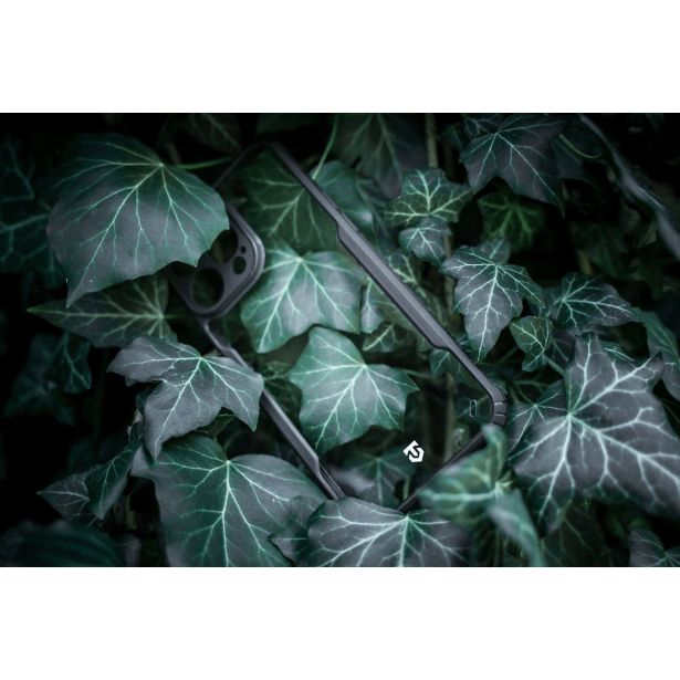 TACTICAL QUANTUM SILIKONSKI OVITEK ZA IPHONE 16 PRO - PROZORNO ČRN