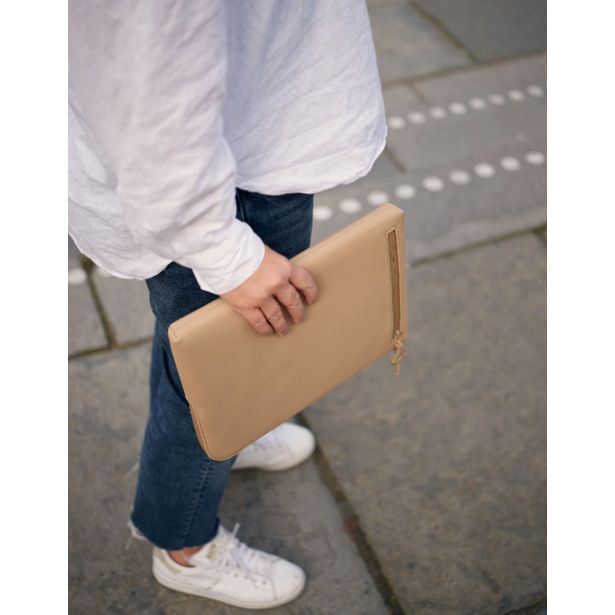 TORBA / NAHRBTNIK GOLLA 15" SLEEVE COFFEE NEOPREME 76423