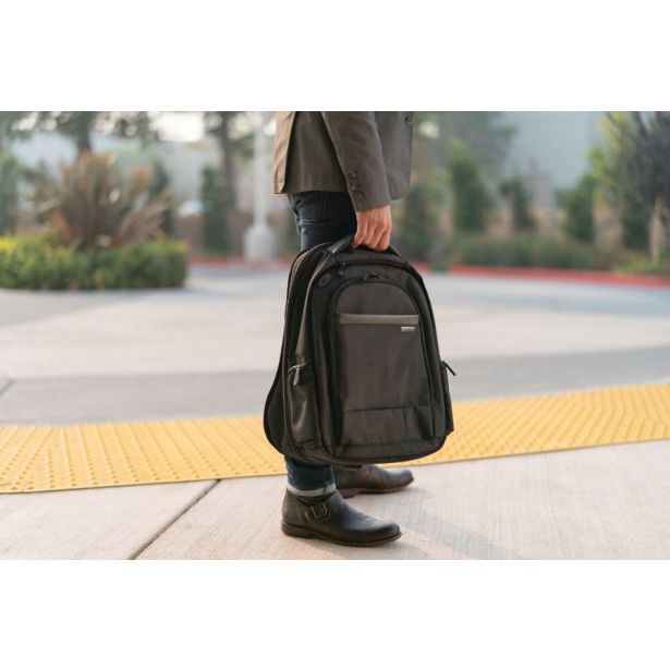 TORBA / NAHRBTNIK KENSINGTON 17" ČRN K60381EU