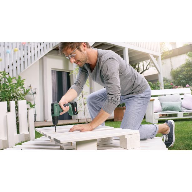 AKUMULATORSKI VRTALNI VIJAČNIK BOSCH UNIVERSALDRILL 18