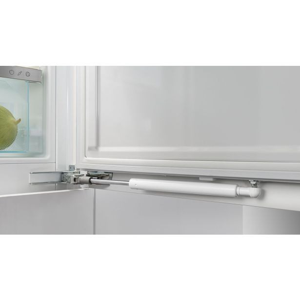 VGRADNA ZAMRZOVALNA OMARA LIEBHERR SIFNDI5178