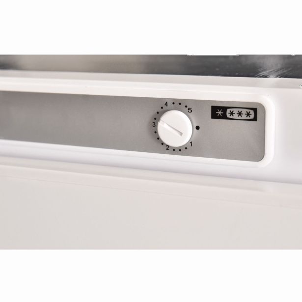 VGRADNA ZAMRZOVALNA OMARA VOX IVF1450E