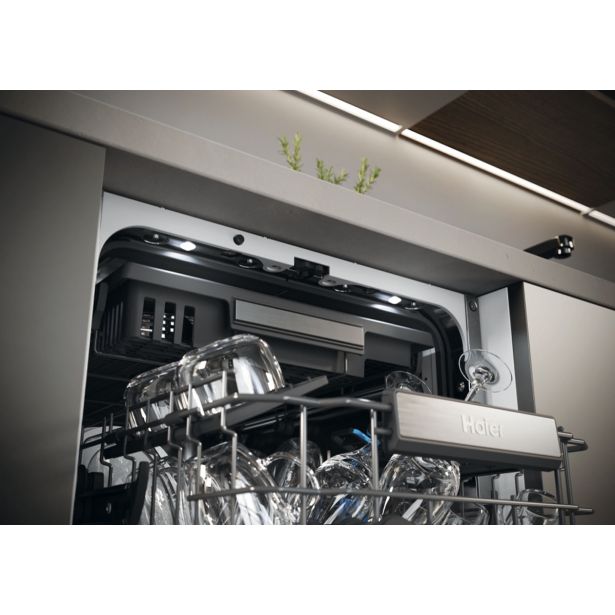 VGRADNI POMIVALNI STROJ HAIER XI1C1TB4LPCFB