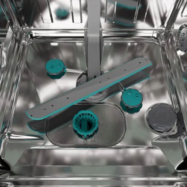 VGRADNI POMIVALNI STROJ HISENSE HV673A65