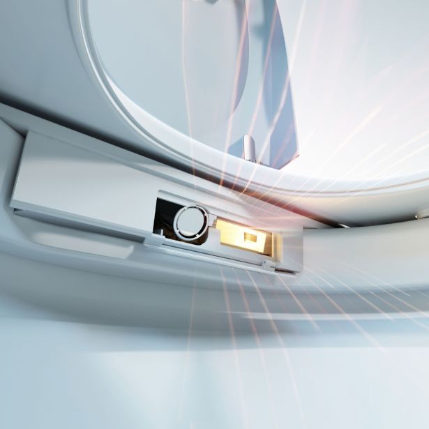 WC ŠKOLJKA, VISEČA INTER CERAMIC BREZ ROBOV Z WC DESKO BELA