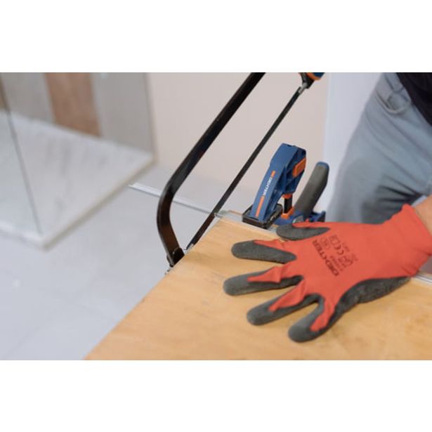 ZAKLJUČNI ALU PROFIL 260X2 CM - 1 KOS