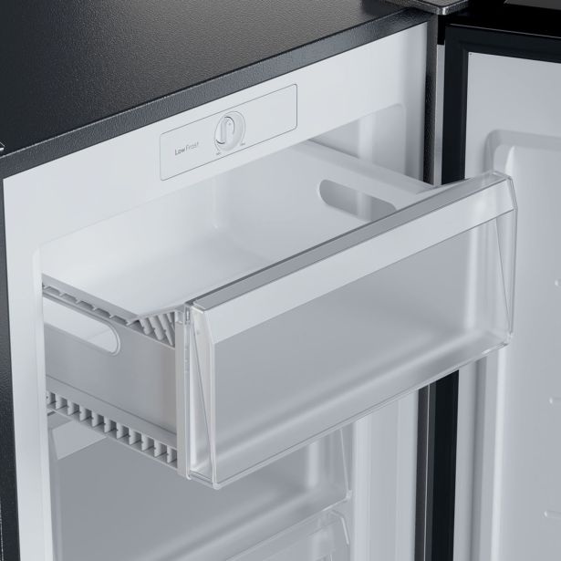 ZAMRZOVALNA OMARA CANDY CNUQ2L58EX