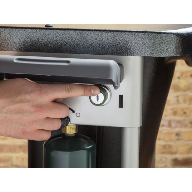 ŽAR NA OGLJE WEBER PERFORMER DELUXE GBS ČRN