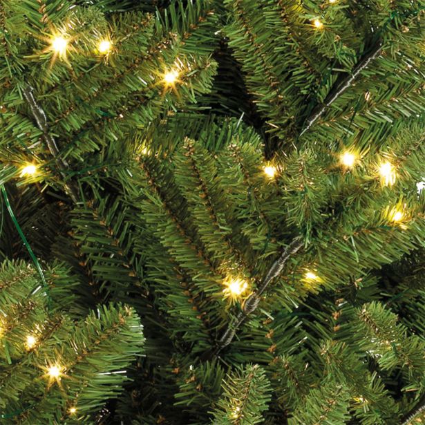 ZELENA NOVOLETNA JELKA IZ UMETNE MASE, VIŠINE 210 CM, Z LED LUČKAMI