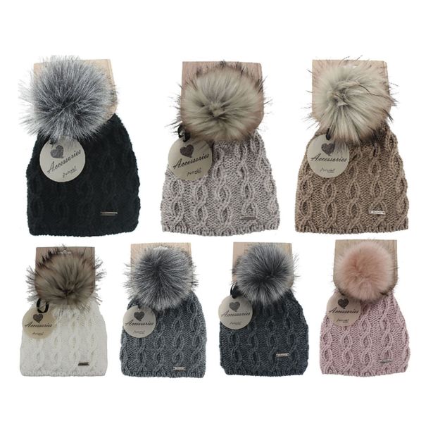 ZIMSKA OBLAČILA ŽENSKA KAPA FRIENDS WILL BE FRIENDS