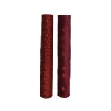 NAMIZNI TEKAČ 200X35 CM, V ROLI RDEČ Z BLEŠČICAMISORT