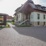 BETONSKI TLAKOVEC SEMMELROCK CASTELLO ANTICO 18.7/12.5/6 CM RJAVONIAN.