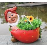 FIGURA, OKRASNA PALČEK Z JAGODO ZA ROŽE VIŠ 16 CM