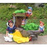 FIGURA, OKRASNA SNEGULJČICA IN PALČKI Z LONCEM ZA ROŽE V 44 CM