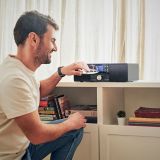 GLASBENI STOLP PANASONIC DAB+ SC-DM202EG-K