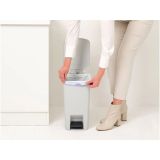 KOŠ ZA SMETI BRABANTIA STEPUP 16 L SVETLO SIV