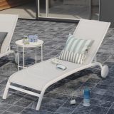 LEŽALNIK IZ TEKSTILENA NATERIAL LYRA II S KOLESI BEL ALU, TEKSTILEN