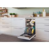 POMIVALNI STROJ CANDY CDPH 2L1047W