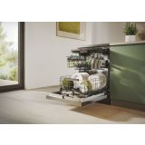 POMIVALNI STROJ CANDY CNF4A4S3PSX