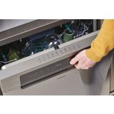 POMIVALNI STROJ CANDY CNF4A4S3PSX