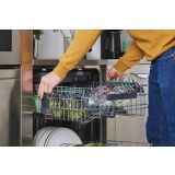 POMIVALNI STROJ CANDY CNF4A4S3PSX