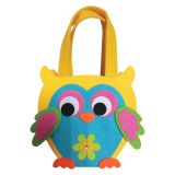 POMLADNA DEKORACIJA GLOSSTYLE KOŠARICA SOVA 15 CM IZ FILCA RUMENA ALI ZELENA