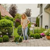 PRAKTIČNA REŠITEV 3-V-1, ZA OKOLJU PRIJAZNO ODSTRANJEVANJE PLEVELA IN MAHU