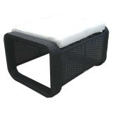 STOL IZ UMETNEGA RATANA BIVA VANCOUVER TABURE Z BELO BLAZINO