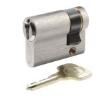 CILINDRIČNI VLOŽEK YALE SERIJA 500 PLUS FP2, POLCILINDER 10X30 MM, S 3 KLJUČI, SATIN NIKELJ, V SKLADU Z EN 1303:2005.