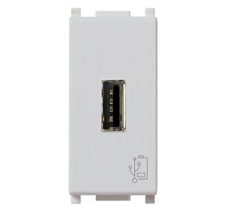 POSEBNA VTIČNICA PLANA POLNILNIK USB 5V 1.5A SREBRNA, 1M POSEBNA VTIČNICA PLANA POLNILNIK USB 5V 1.5A SREBRNA, 1M