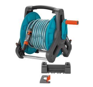 GARNITURA ZA ZALIVANJE GARDENA STENSKI NOSILEC ZA CEV 50 SET GARNITURA ZA ZALIVANJE GARDENA STENSKI NOSILEC ZA CEV 50 SET