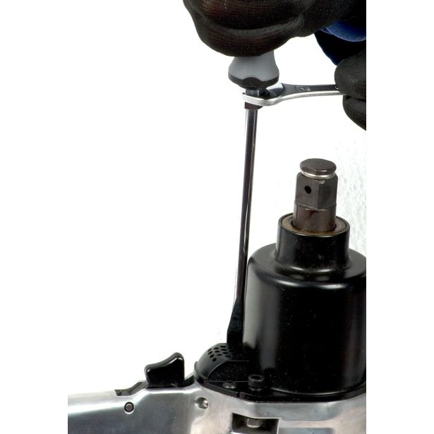 PLOŠČATI IZVIJAČ UNIOR 1X5.5X200/100 MM TBI ROČ ART. 600TBI