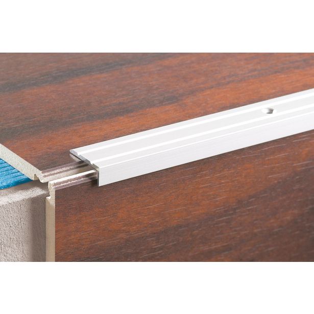 STOPNIŠČNI ALU PROFIL CEZAR 25X10MM 2.5M SREBRN