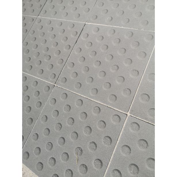 BETONSKA PLOŠČA OBLAK GROUP 30X30X8 CM - GLADKA CEMENTNO SIVA