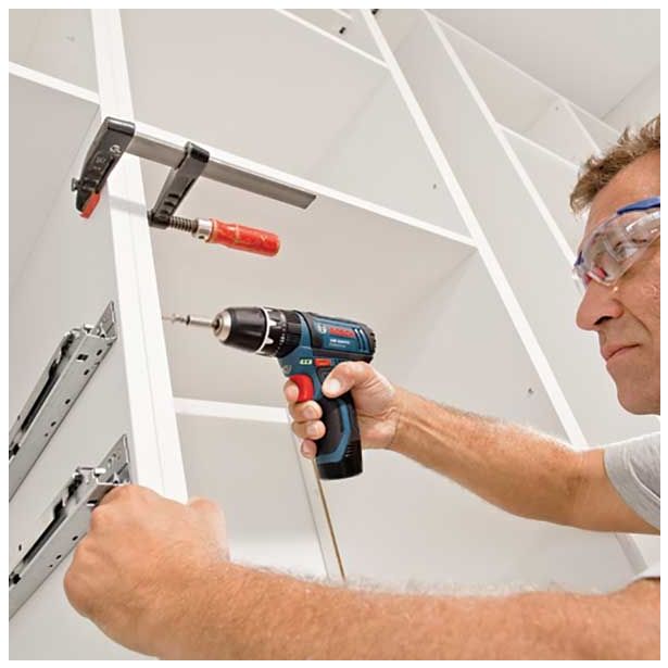 AKUMULATORSKI UDARNI VRTALNI VIJAČNIK V KOVČKU BOSCH GSB 12V-15