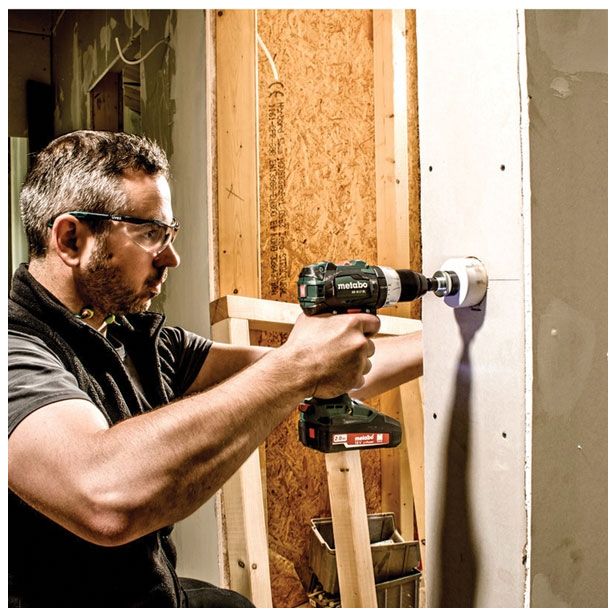 BATERIJSKI UDARNI VRTALNIK SB 18 LT BL