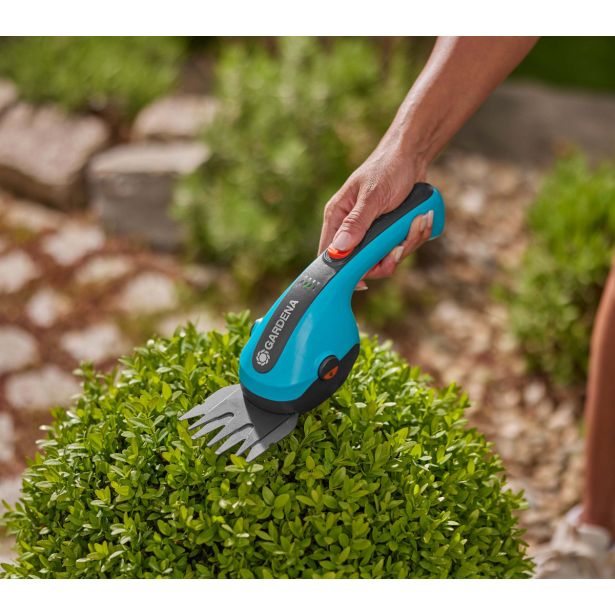 AKUM. ŠKARJE ZA TRAVO GARDENA CLASSIC CUT LI